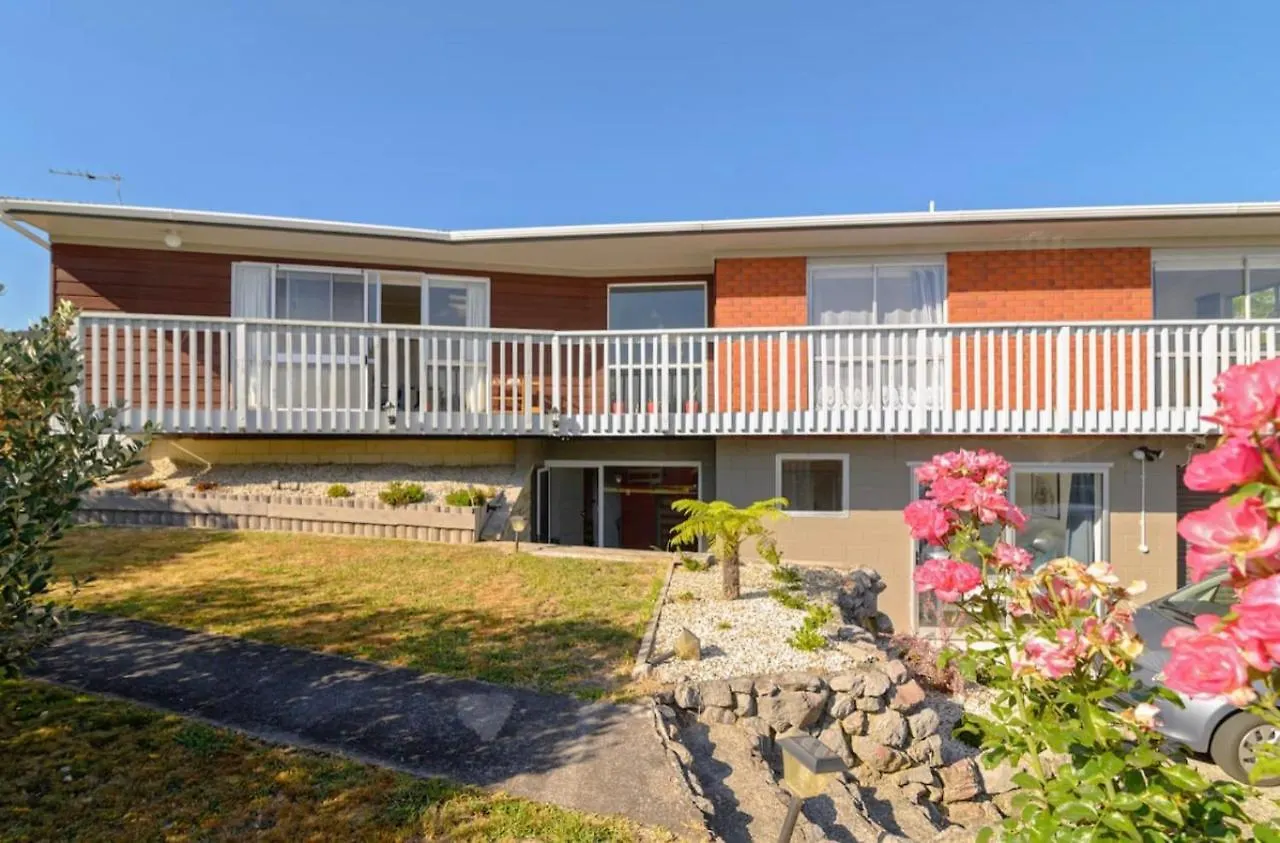 Nyaraló Spacious Utuhina Holiday House Rotorua Új-Zéland