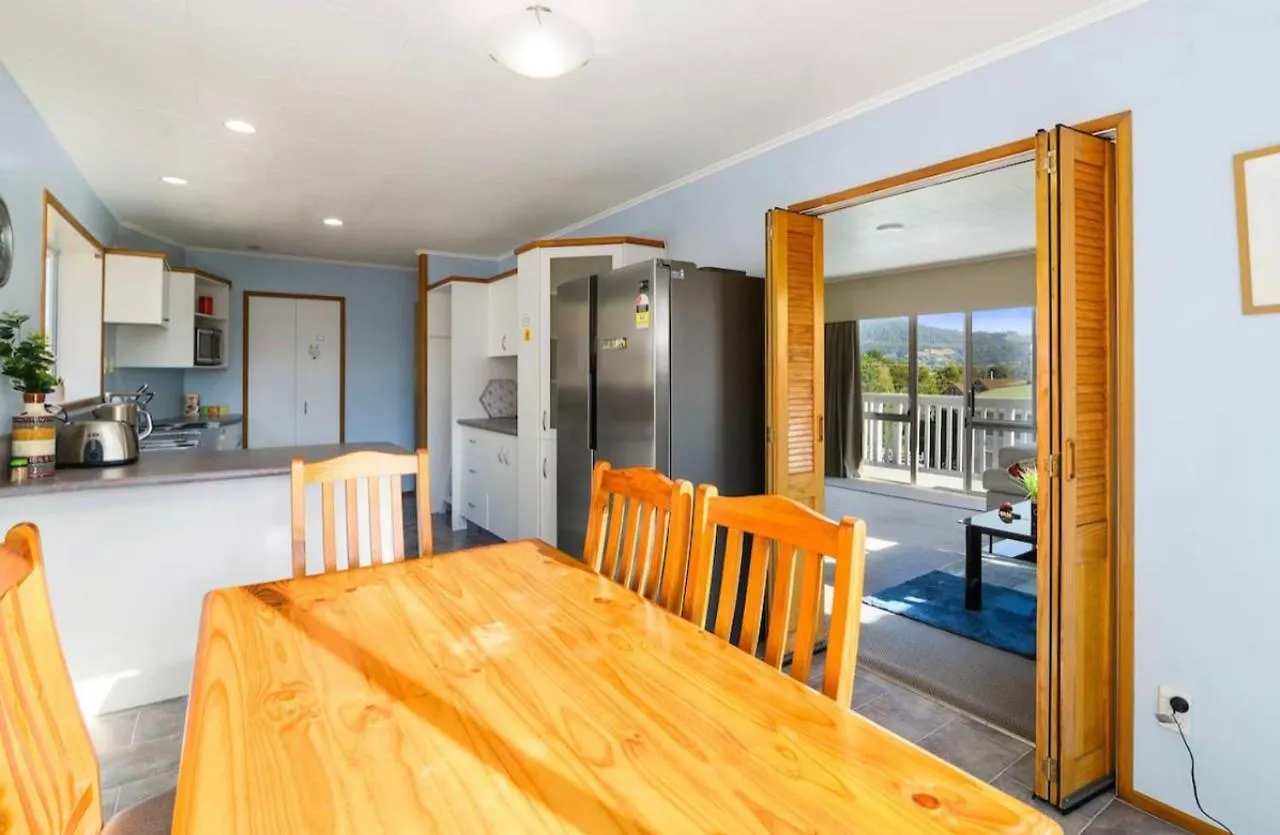 Spacious Utuhina Holiday House Rotorua